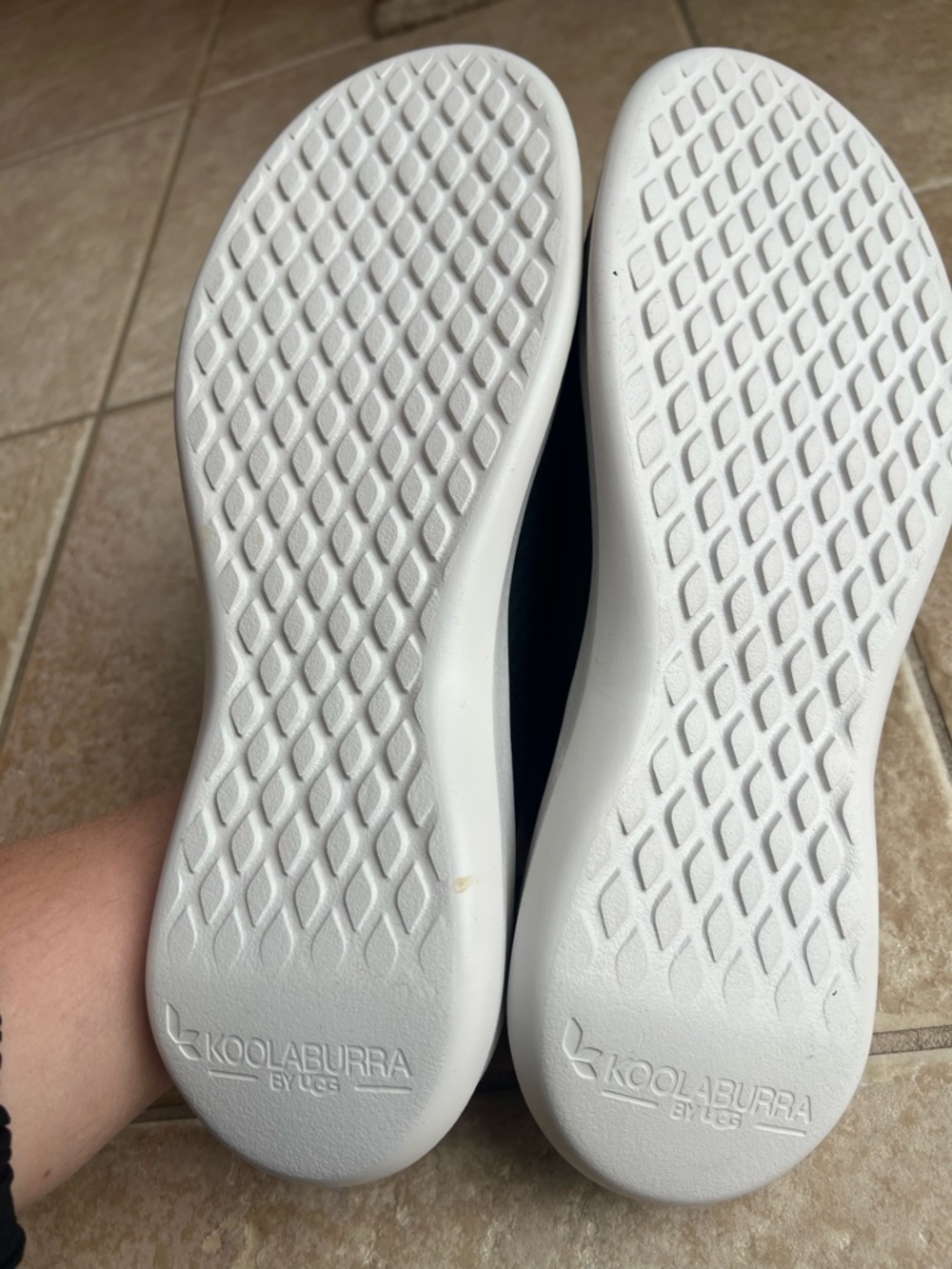 Koolaburra by UGG Black Slip-On Clogs Mules Sz 10.5 - Picture 6 of 6